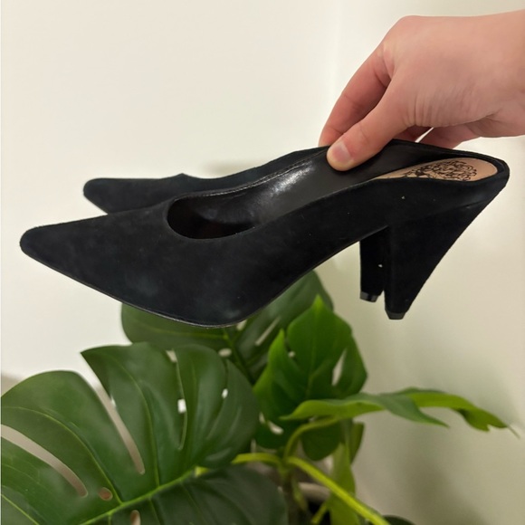 Vince‎ Camuto Black Suede Point Toe Heels Women's Size 7 - Picture 3 of 11